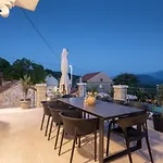 Villa Lady Stone