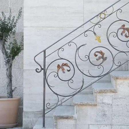 Lady Stone Villa