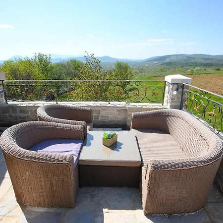 Villa Lady Stone