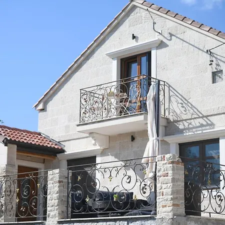 Lady Stone Villa *