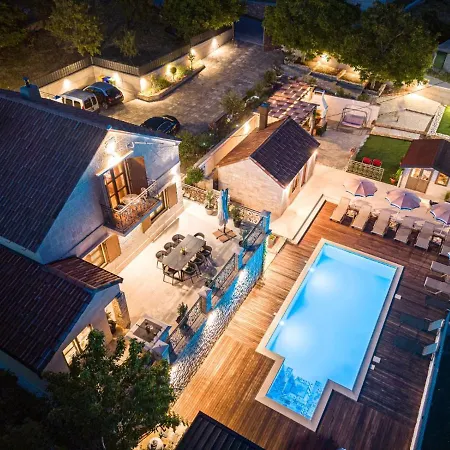Villa Lady Stone *
