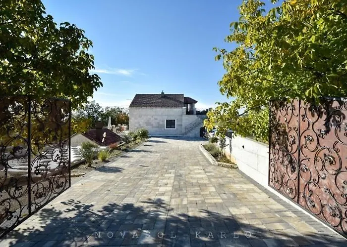 Villa Lady Stone