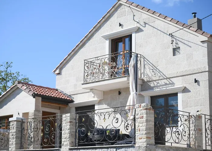 Lady Stone Villa *